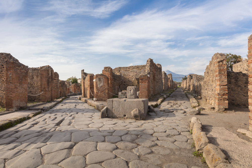 Lucky Kitten, Unhappy Sunfish Revitalised, and Pompeii Reveals Hidden Gem